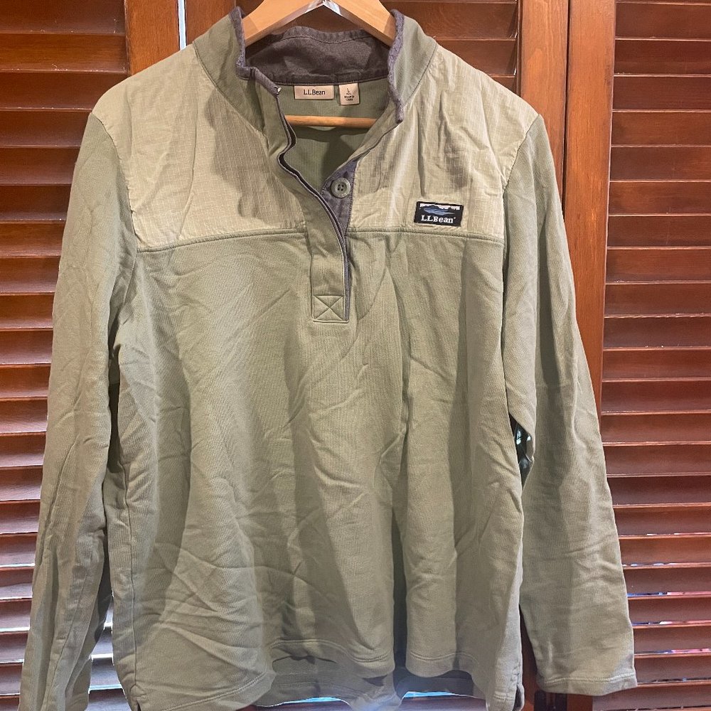 LL Bean, Womens Size Large Sage Green Pullover with button closure
